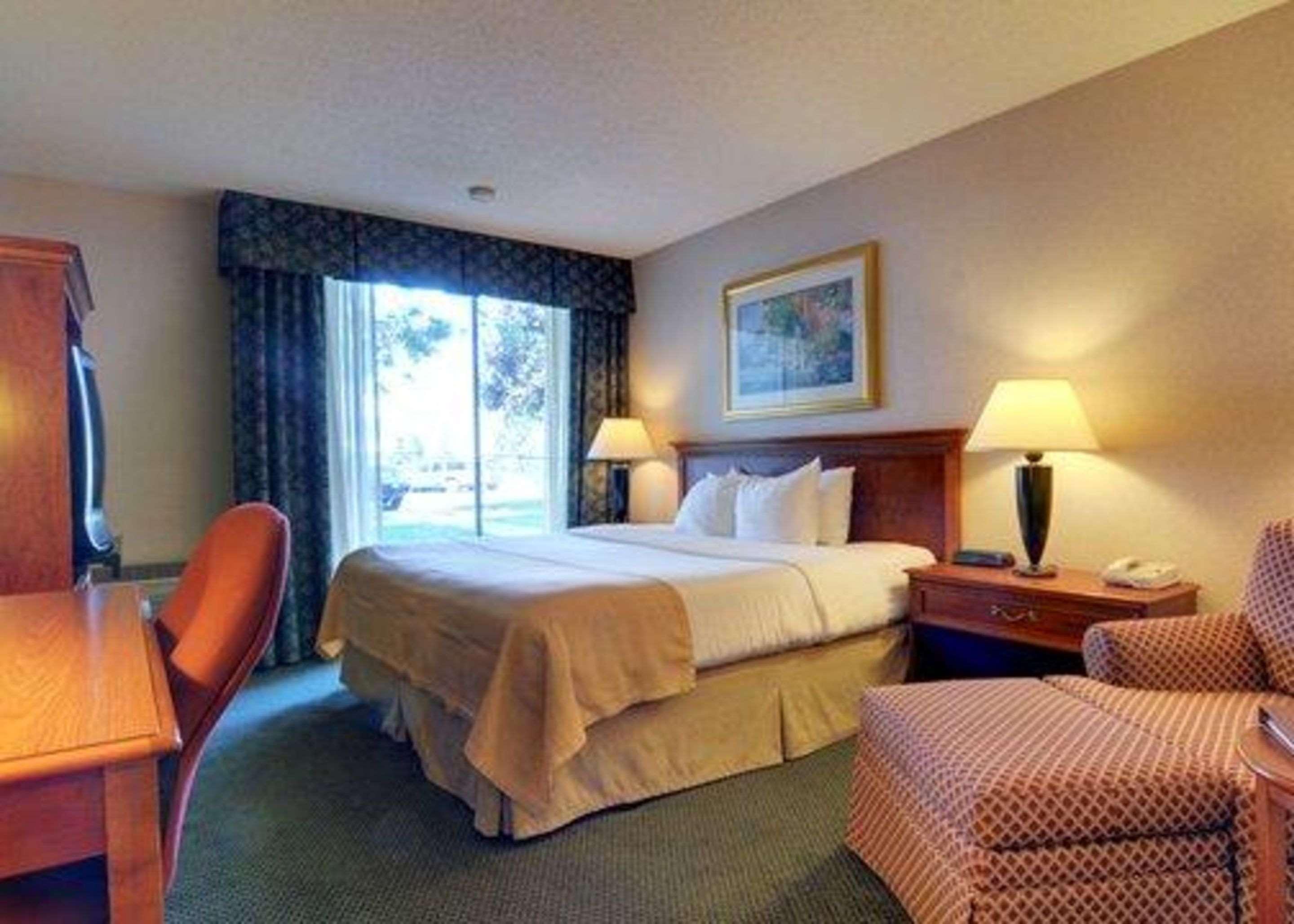 Holiday Inn Ontario By Ihg Exterior photo