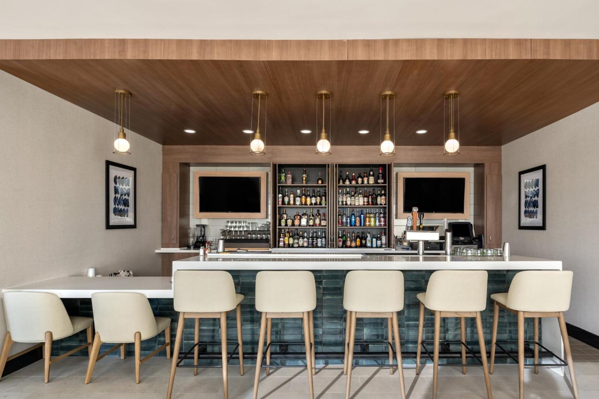 Holiday Inn Ontario By Ihg Exterior photo